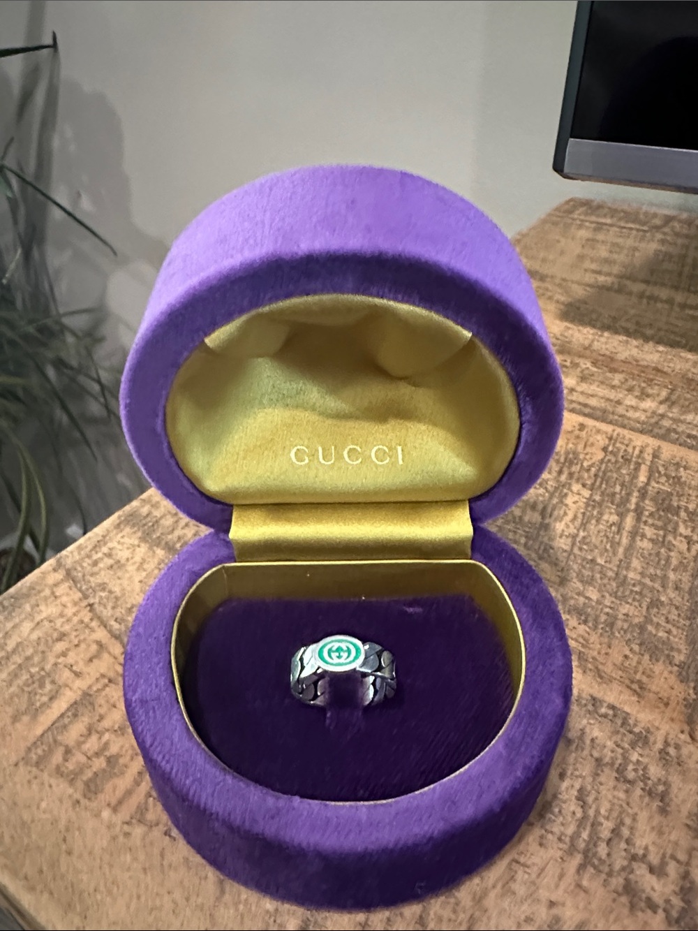 ✨💎NWT💎✨GUCCI Interlocking GG 925 Silver Ring with Green Metallic Logo. IT 14